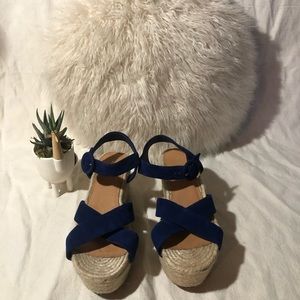 NWOT Halogen platform wedges with hemp bottom half